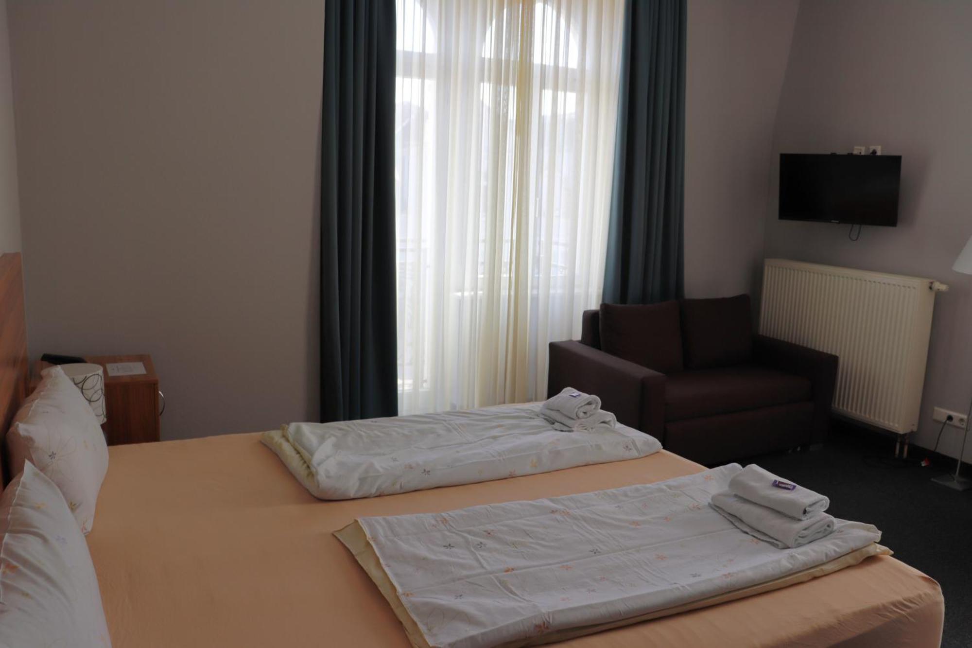 Hotel Garni Gaestehaus Der Kerckhoff-Klinik 巴特瑙海姆 客房 照片